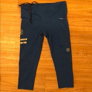 Virus compression crop small